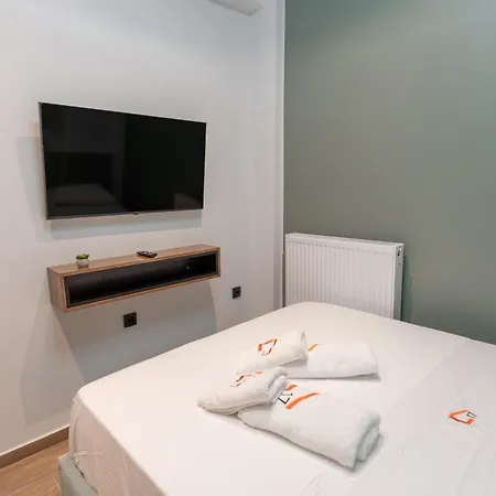 δ17 & 아파트 라리사