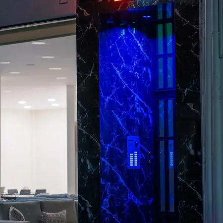 아파트 δ17 & 라리사